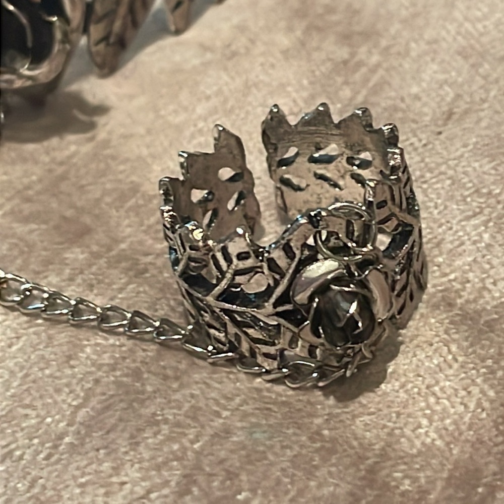 Rose Vine Bracelet Attached Rose Vine Ring Silver - Picture 4 of 5